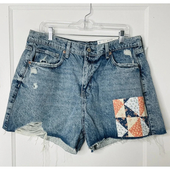 Arizona Jean Co Denim Shorts Blanket Patchwork Sz 19 Raw Hem Distressed NWT - Picture 1 of 15